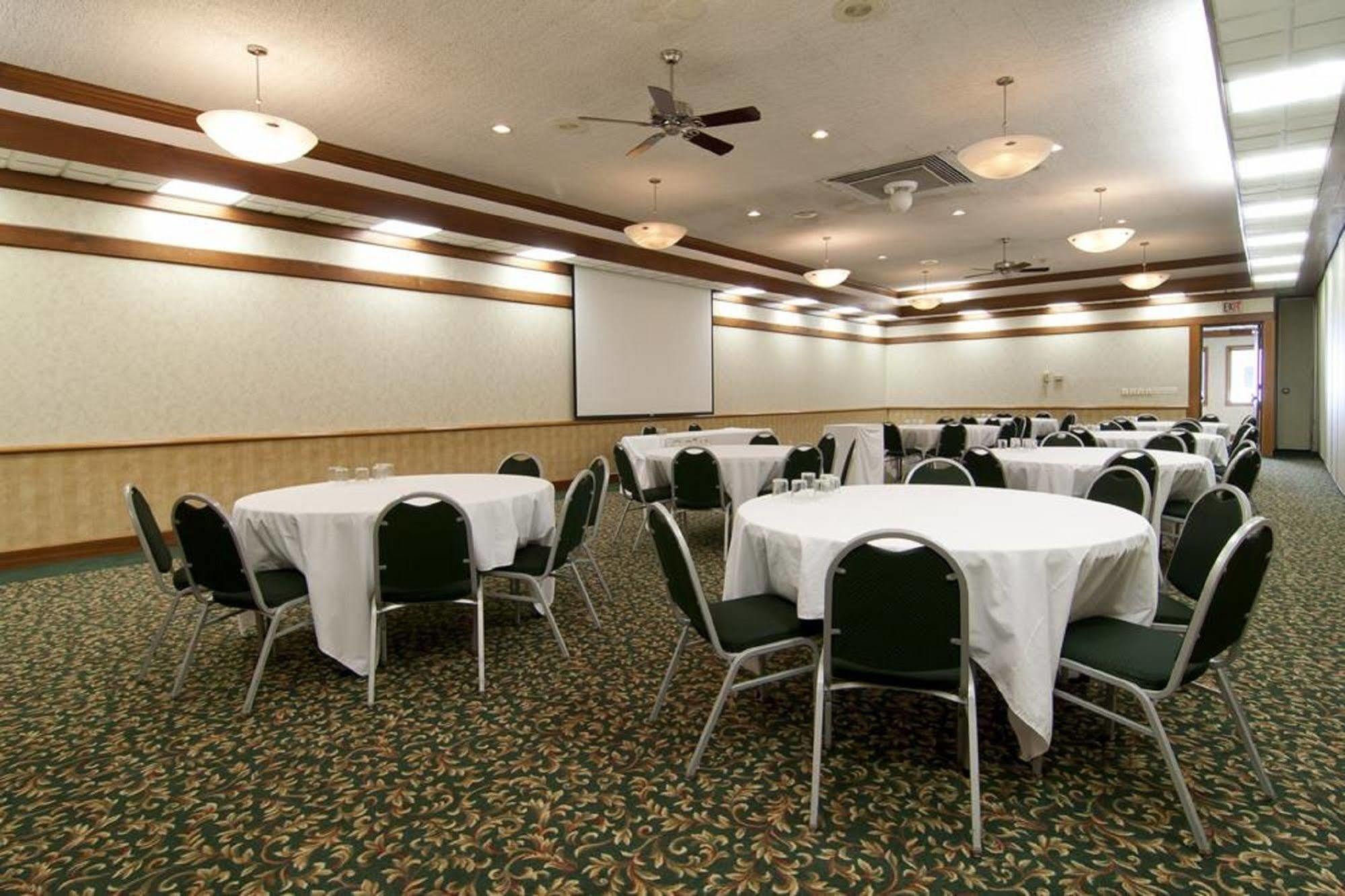 Norwood Inn & Suites Mankato North Mankato Ngoại thất bức ảnh